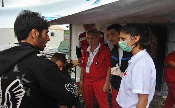 ПОМОШ НА МИГРАНTИТЕ