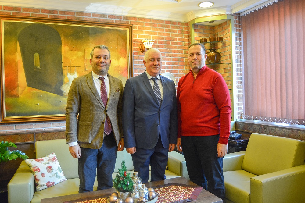 Посета на амбасадорот на Република Албанија во Република Северна Македонија во просториите на Црвениот крст на Република Северна Македонија